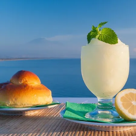 Mantarro Travel And Living Holiday home